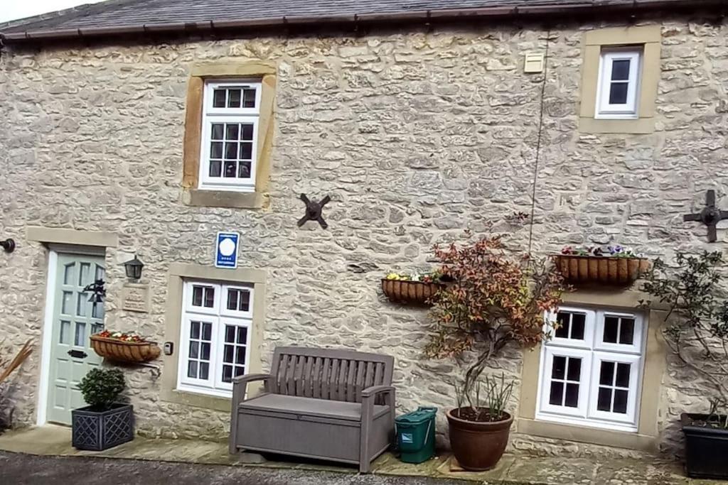 Peak District - 1 Harrow Cottage - Great Longstone Buitenkant foto